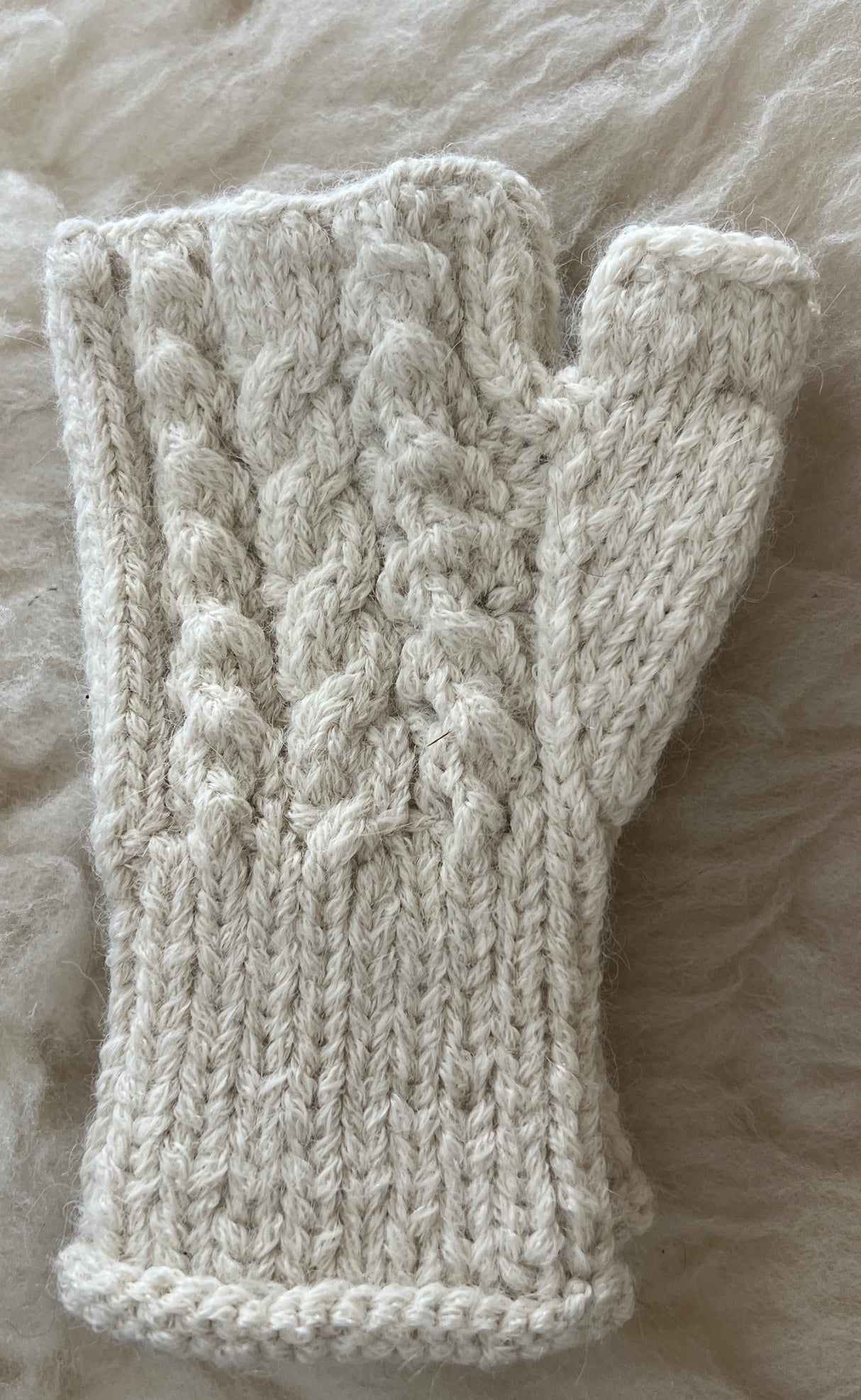 Fancy Knit Short Trenza Gauntlet