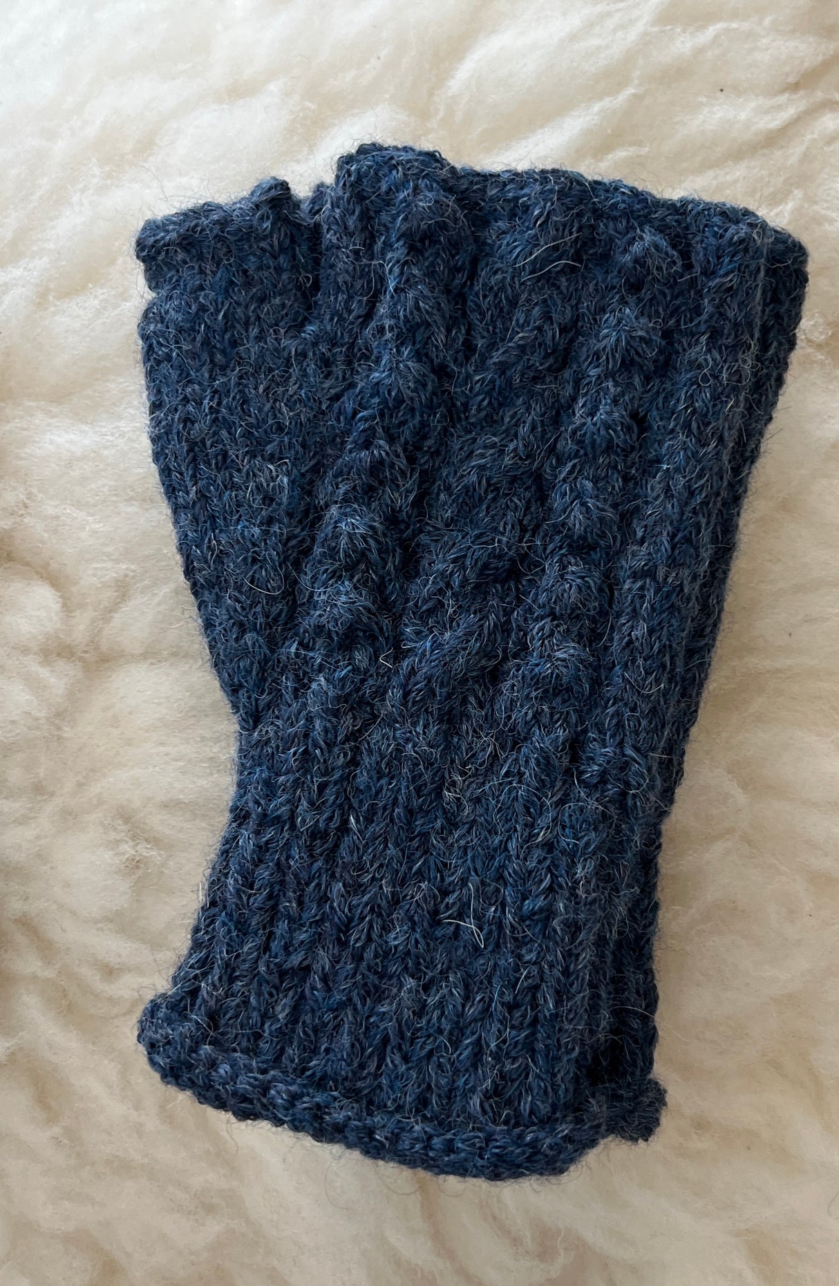 Fancy Knit Short Trenza Gauntlet