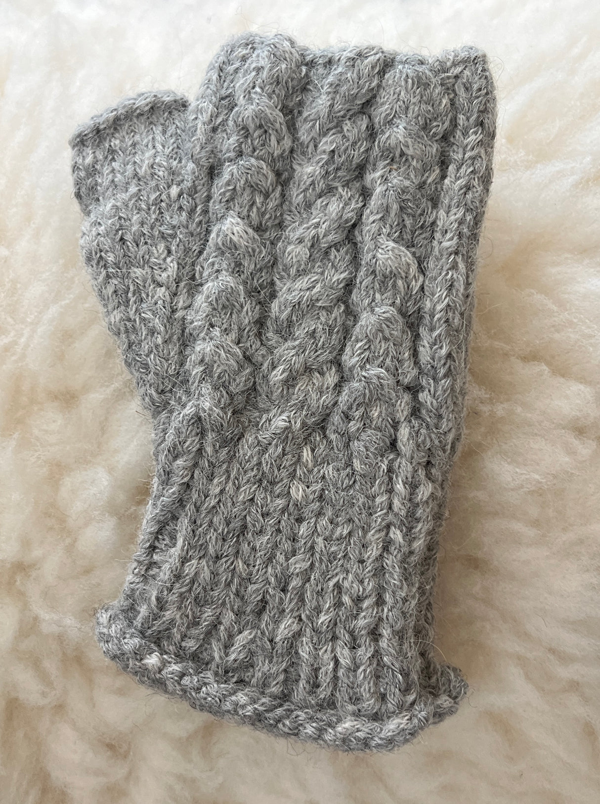 Fancy Knit Short Trenza Gauntlet